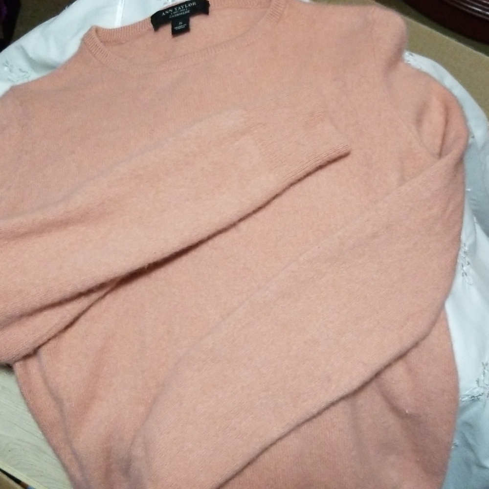 Ann Taylor Cashmere sweater 😍😍😍